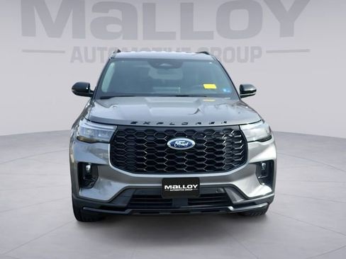 Certified 2025 Ford Explorer ST-Line AWD/4WD image 8