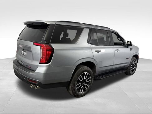 Used 2024 GMC Yukon AT4 AWD/4WD image 5