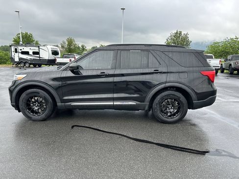 Used 2020 Ford Explorer XLT w/ Equipment Group 202A AWD/4WD image 4