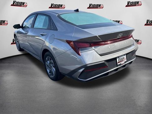 Used 2024 Hyundai Elantra SEL FWD image 7