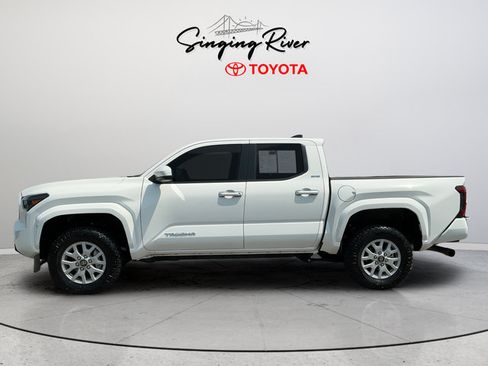 Used 2026 Toyota Tacoma SR5 AWD/4WD image 4