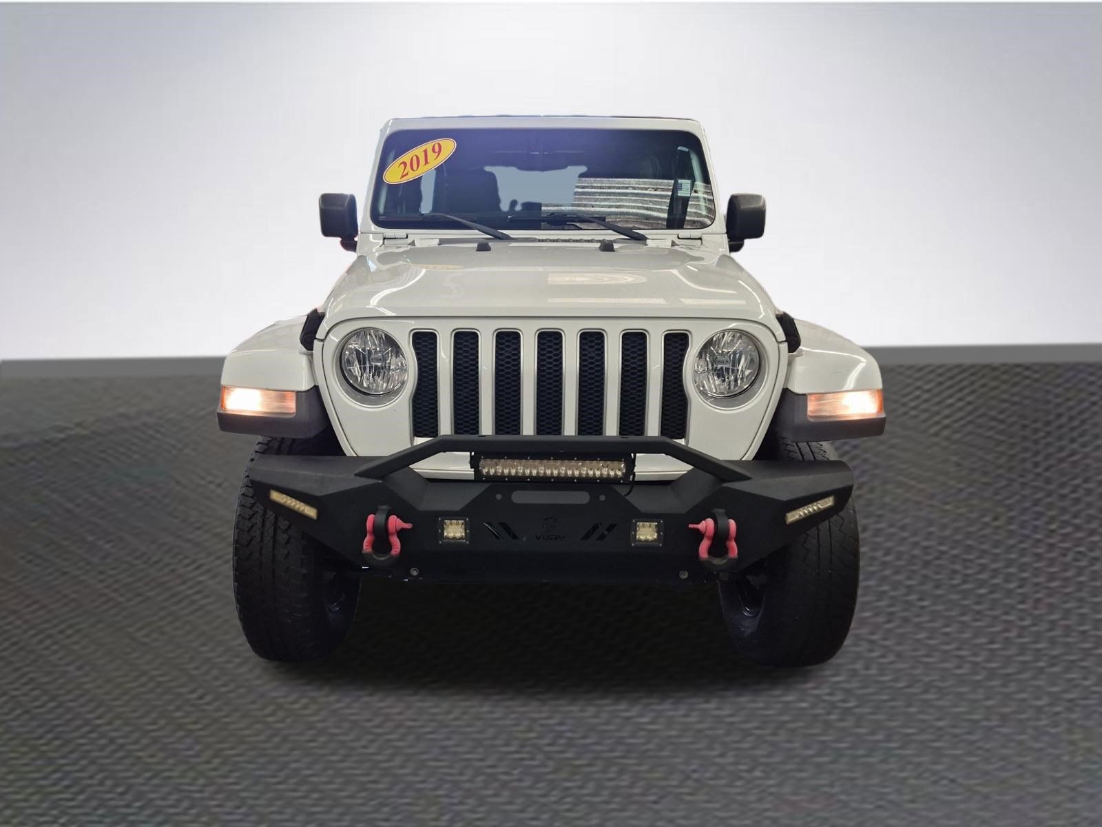Used 2019 Jeep Wrangler Unlimited Sahara AWD/4WD image 3