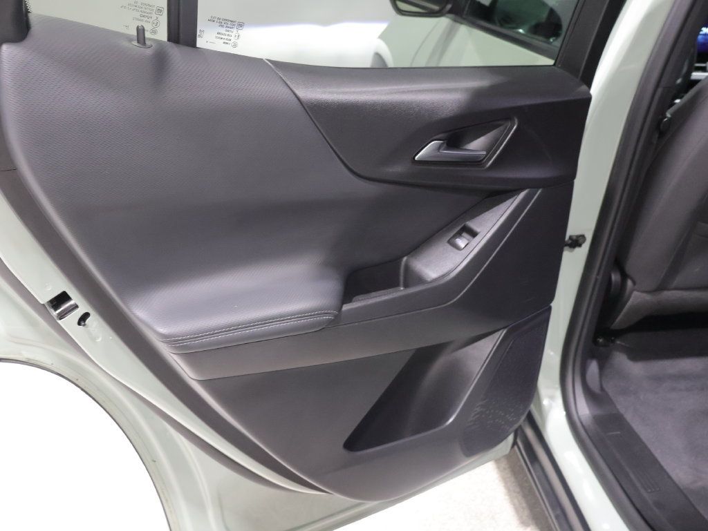 Used 2025 Chevrolet Equinox LT AWD/4WD image 19