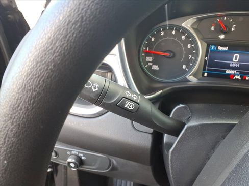 Used 2020 Chevrolet Equinox LT image 18