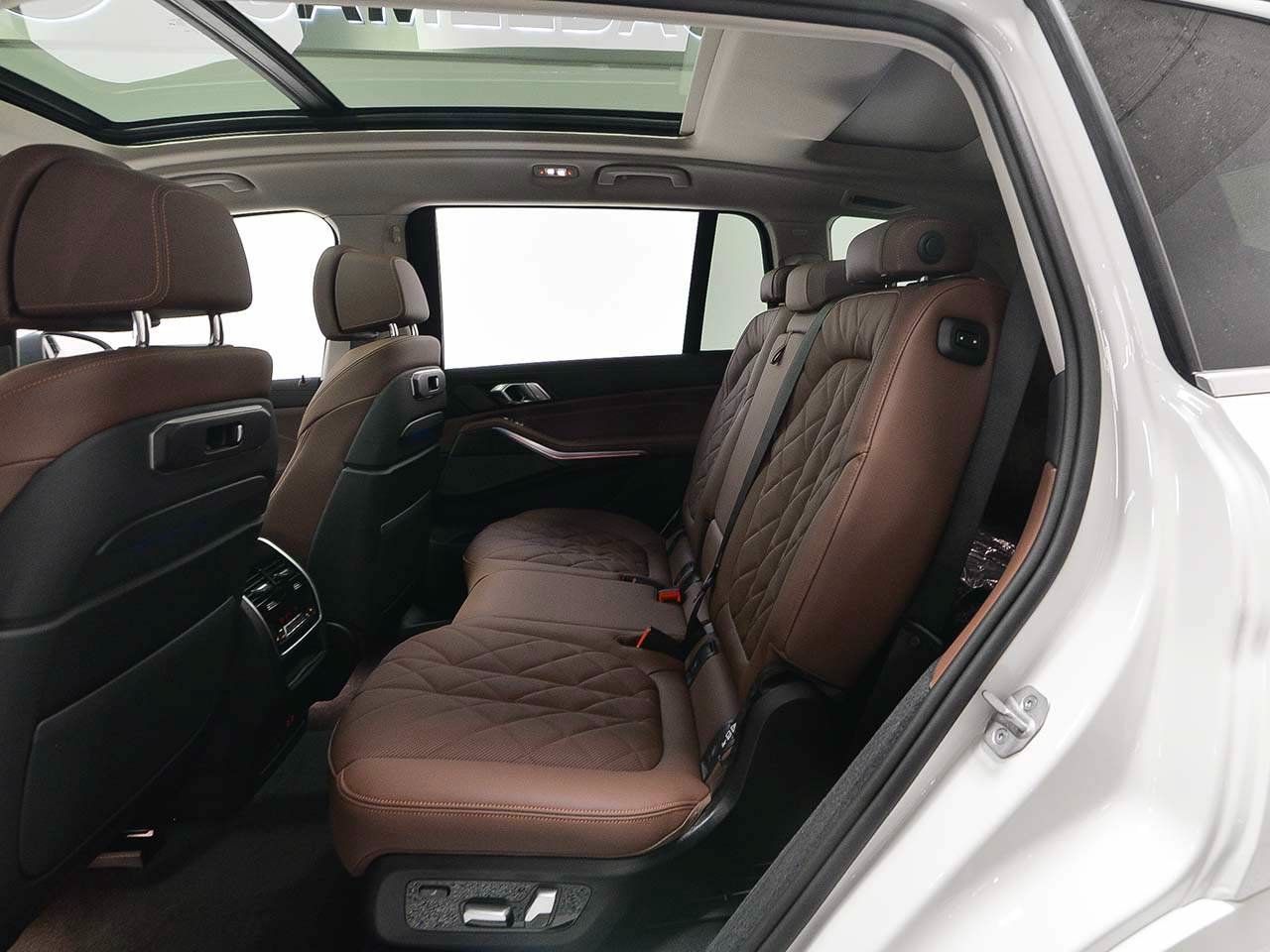 Used 2026 BMW X7 xDrive40i AWD/4WD image 11