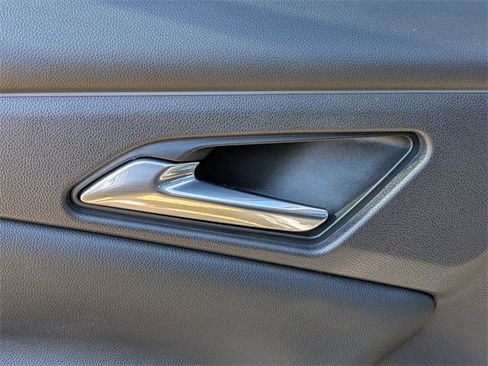 Used 2024 Chevrolet Traverse RS image 29