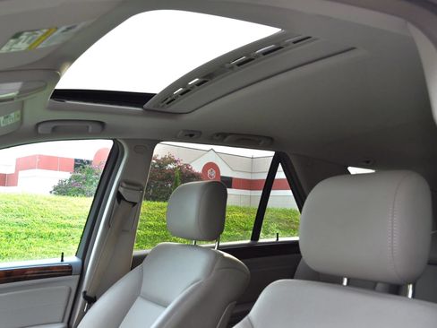 Used 2010 Mercedes-Benz ML 350 4MATIC image 19