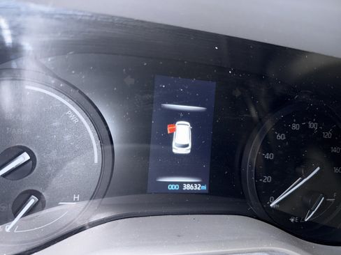 Used 2023 Toyota Sienna LE FWD image 21