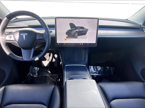 Used 2023 Tesla Model Y Long Range image 19