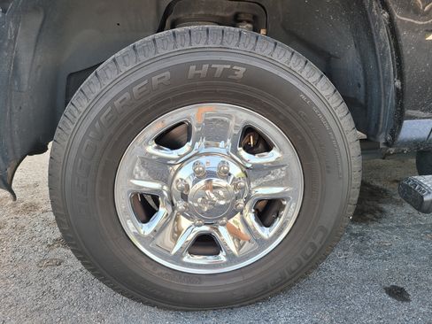 Used 2018 RAM 2500 Tradesman w/ Chrome Appearance Group AWD/4WD image 8