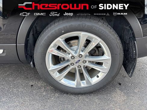 Used 2018 Ford Explorer Limited w/ Equipment Group 301A FWD image 10