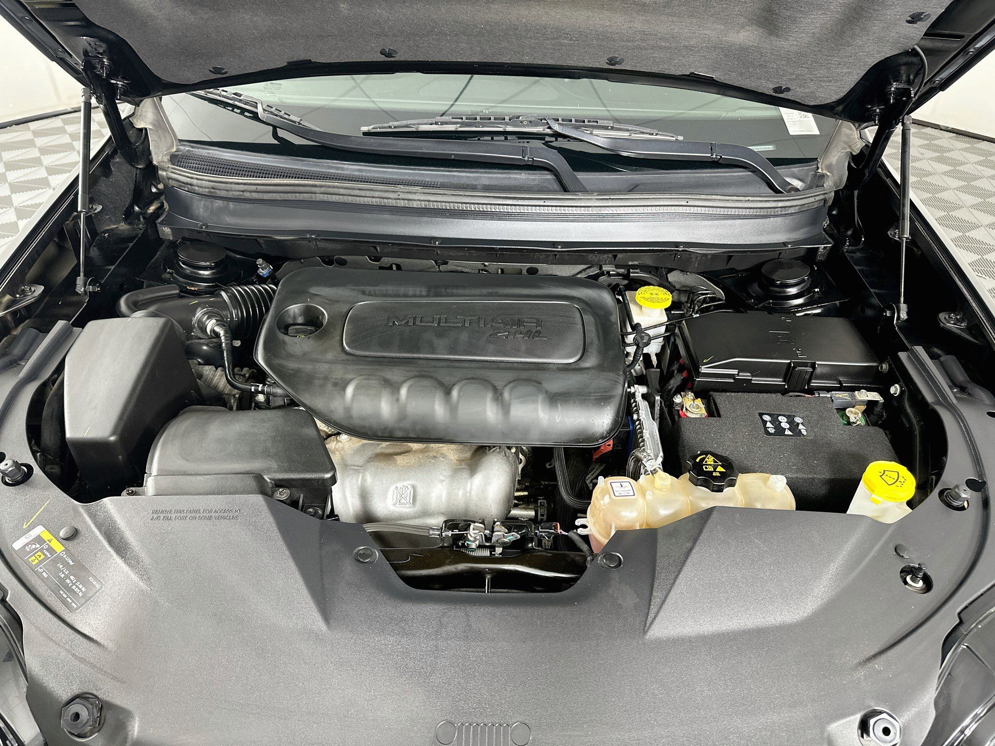 Used 2019 Jeep Cherokee Latitude w/ Popular Appearance Group FWD image 31