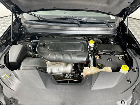Used 2019 Jeep Cherokee Latitude w/ Popular Appearance Group FWD image 31