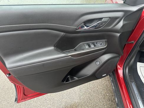 Used 2023 GMC Acadia SLT image 22