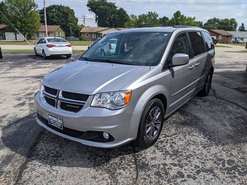 Used 2017 Dodge Grand Caravan SXT FWD image 7