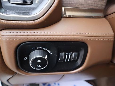 Used 2024 RAM 3500 Limited w/ Towing Technology Group image 19