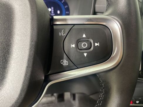 Used 2025 Volvo XC40 B5 Core w/ Protection Package Premier AWD/4WD image 24