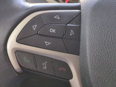 Used 2017 Jeep Cherokee Latitude image 23