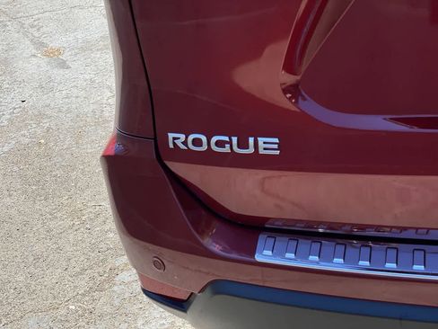 Used 2019 Nissan Rogue SL w/ Premium Package AWD/4WD image 10