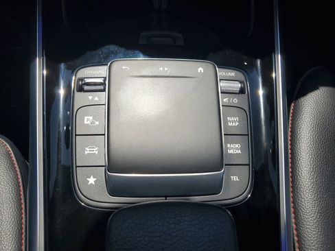 Used 2023 Mercedes-Benz EQB 300 4MATIC image 28