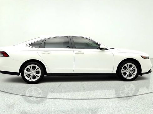 Used 2025 Honda Accord LX image 4