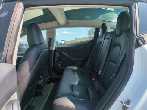 Used 2023 Tesla Model 3 Standard Range image 13