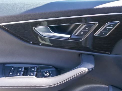 Used 2023 Audi Q7 3.0T Premium Plus image 20