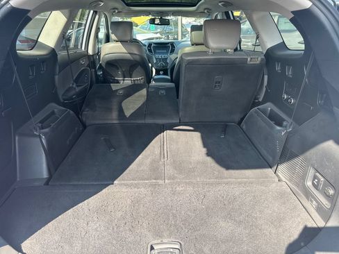 Used 2016 Hyundai Santa Fe SE w/ Option Group 03 AWD/4WD image 14