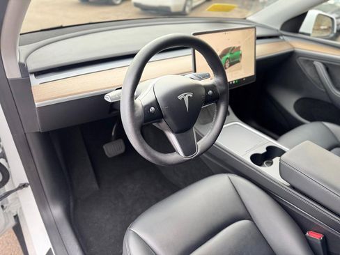 Used 2023 Tesla Model Y Long Range image 14