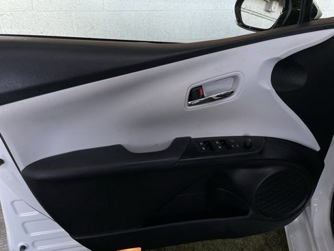 Used 2017 Toyota Prius Two image 22