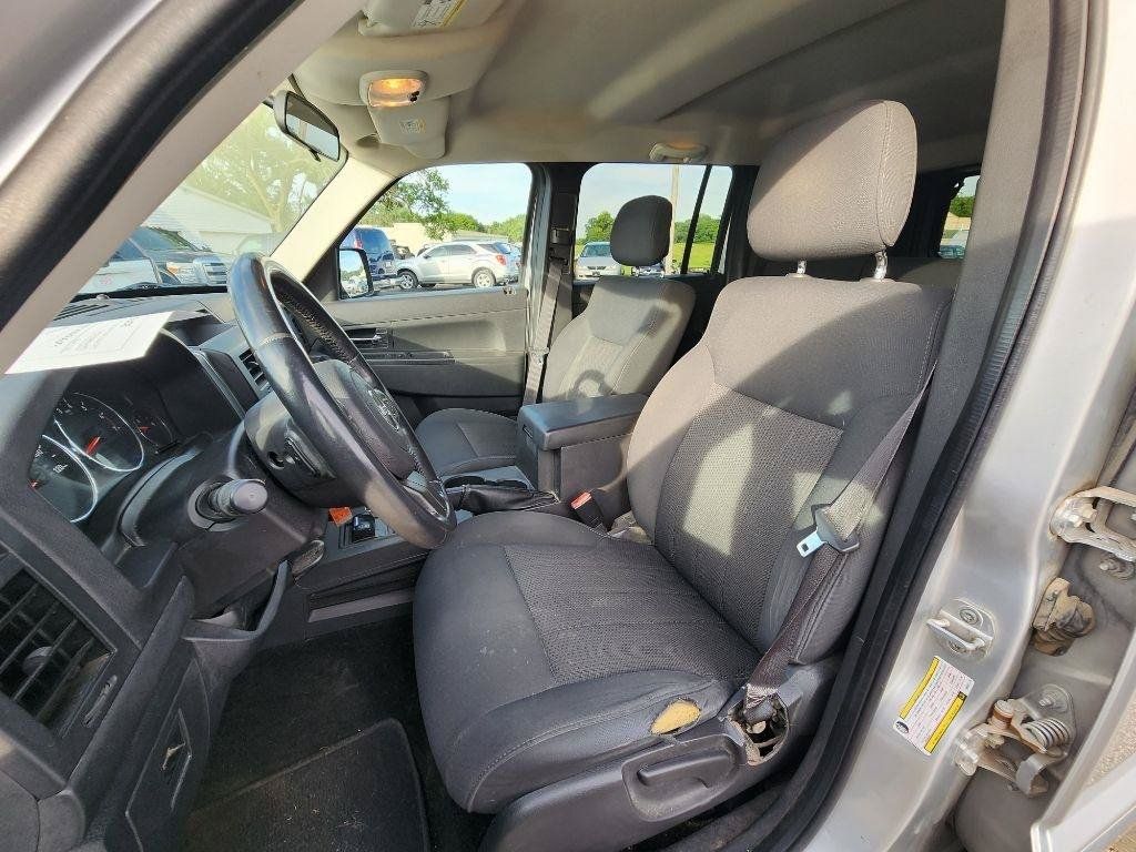 Used 2011 Jeep Liberty Sport AWD/4WD image 14
