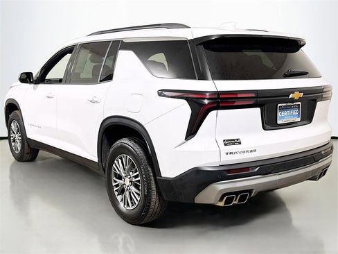 Certified 2025 Chevrolet Traverse LT image 6