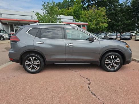 Used 2019 Nissan Rogue SV w/ Premium Package AWD/4WD image 6