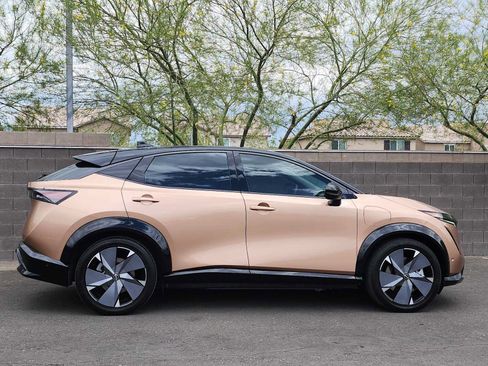 Used 2023 Nissan Ariya AWD/4WD image 9