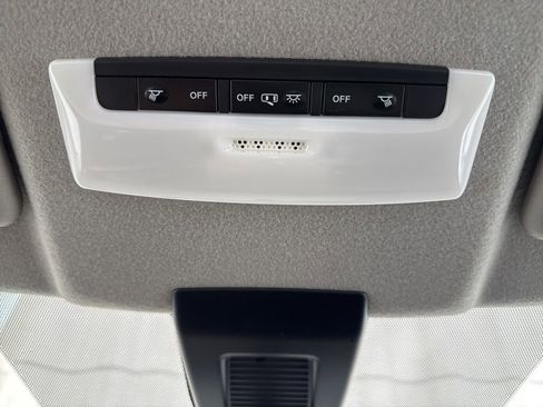 Used 2023 Nissan Kicks SV image 32