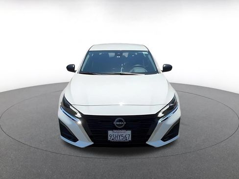 Used 2025 Nissan Altima 2.5 SV FWD image 4