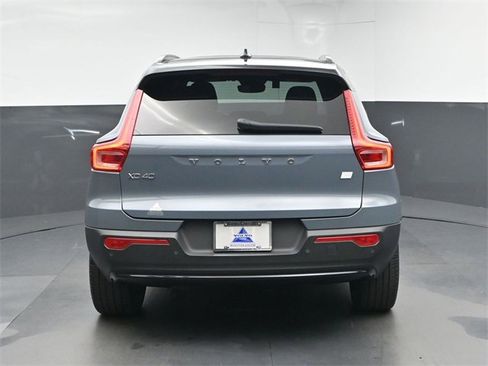 Used 2023 Volvo XC40 Recharge Ultimate image 7