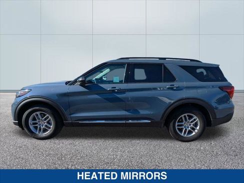 Used 2025 Ford Explorer Active w/ Active Comfort Package image 2