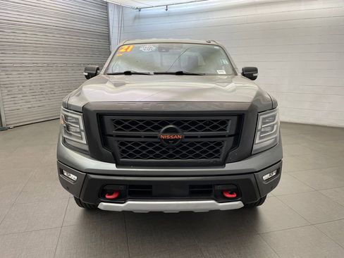 Used 2021 Nissan Titan PRO-4X w/ Pro-4x Convenience Package AWD/4WD image 11