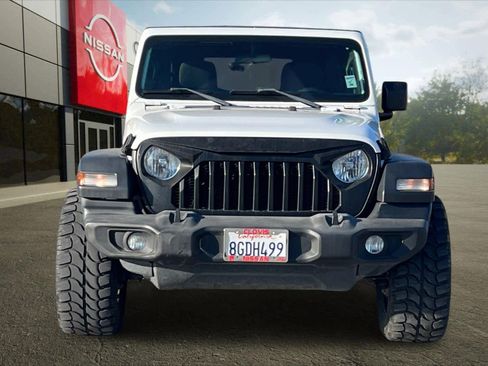 Used 2018 Jeep Wrangler Unlimited Sport image 11