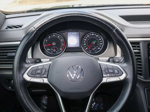 Used 2020 Volkswagen Atlas Cross Sport SE FWD image 20