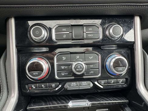 Used 2024 GMC Yukon Denali image 25