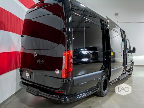 Used 2024 Mercedes-Benz Sprinter 3500 image 27