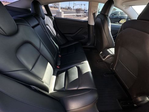 Used 2019 Tesla Model 3 Long Range image 19