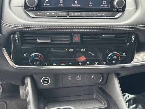 Used 2021 Nissan Rogue SL image 30