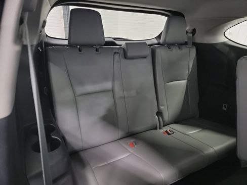 Used 2021 Toyota Highlander XLE image 34