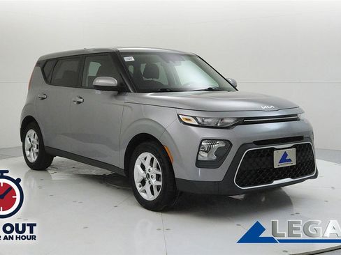 Used 2022 Kia Soul LX w/ Technology Package image 1