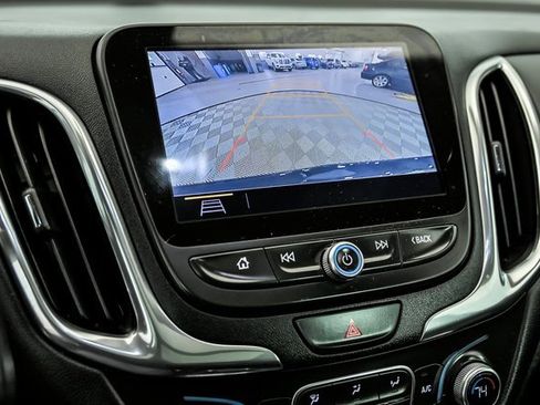 Used 2019 Chevrolet Equinox LT w/ Sun & Navigation Package image 21