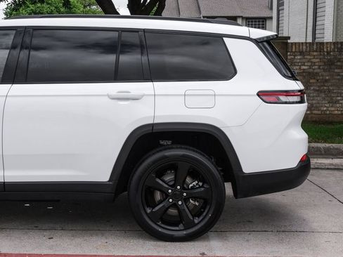 Used 2023 Jeep Grand Cherokee L Limited w/ Black Appearance Package RWD image 23