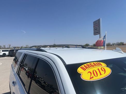 Used 2019 GMC Yukon XL Denali image 13